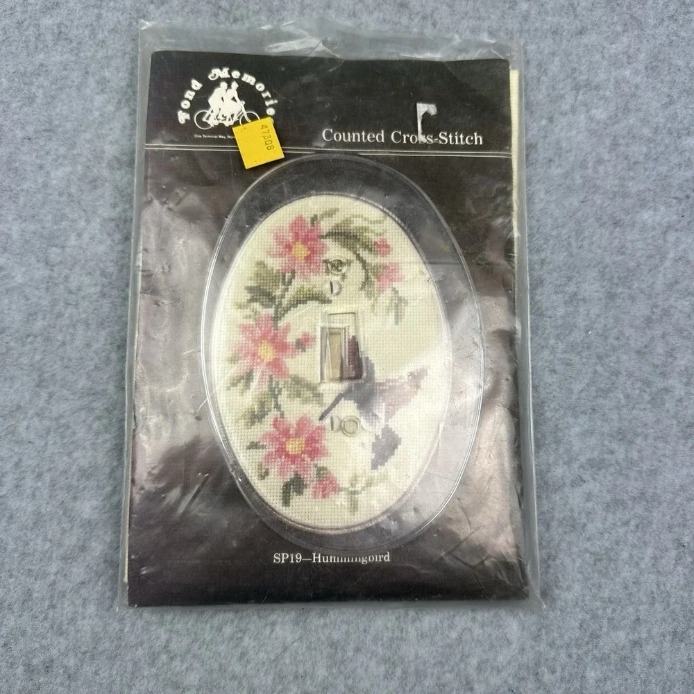 Fond Memories #19 Counted Cross Stitch Kit Hummingbird Single Light Switch Plate